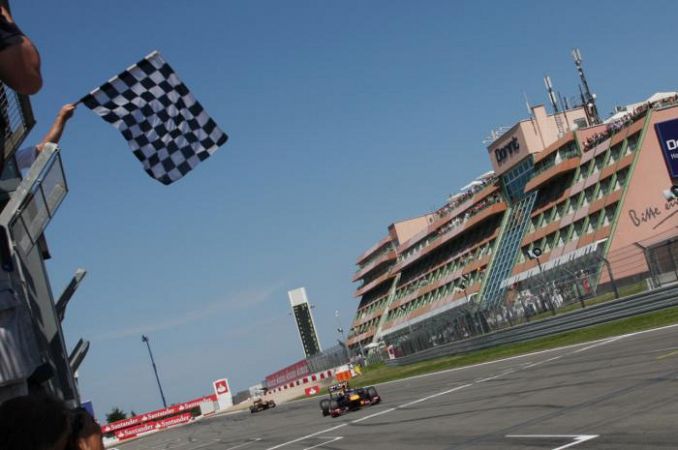 Mercedes offered millions to save German GP - report