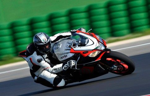 2016 Aprilia RSV4 RF – 1st Ride