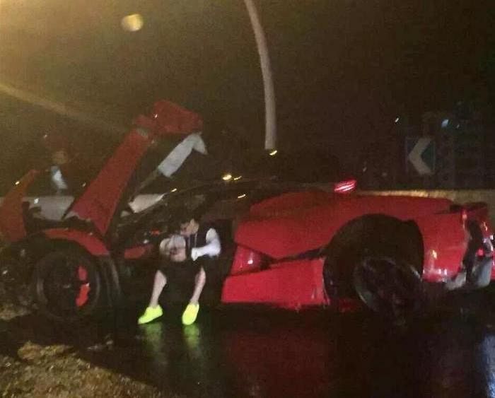 LaFerrari heavily wrecked after crashing in Shanghai
