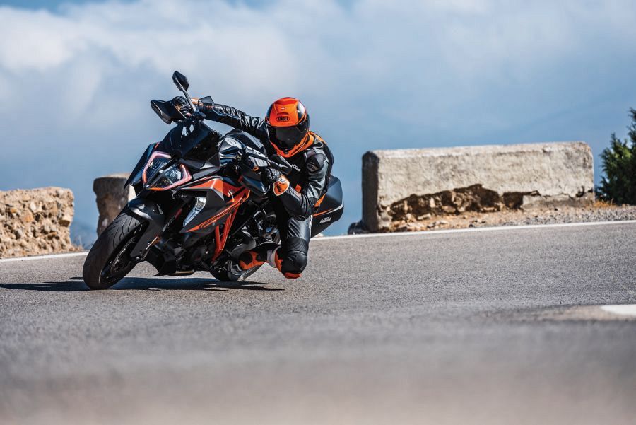 MORE TOUR, MORE ROAR: 2019 KTM 1290 SUPER DUKE GT & R